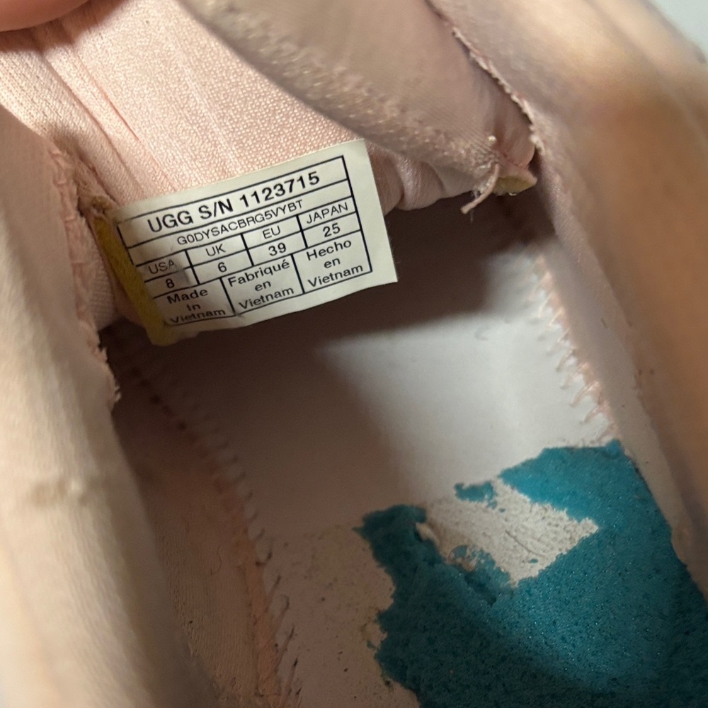 UGG Women's Pink and Cream Sneakers - Picture 12 of 13